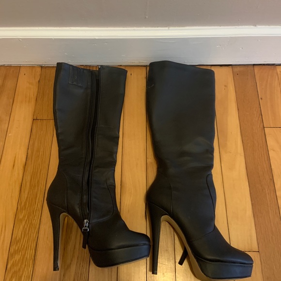 Boots - Picture 2 of 4